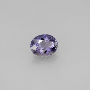 0.52カラットの天然バイオレットアイオライト（5.9×4.8 mm・オーバルカット）