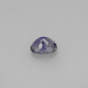 0.52カラットの天然バイオレットアイオライト（5.9×4.8 mm・オーバルカット）
