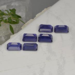 3.20カラットの天然バイオレットブルーアイオライト（6×4 mm・エメラルドカット）