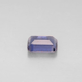0.46カラットの天然バイオレットブルーアイオライト（5.8×4 mm・エメラルドカット）