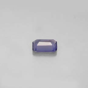 0.44カラットの天然バイオレットブルーアイオライト（5.9×4 mm・エメラルドカット）
