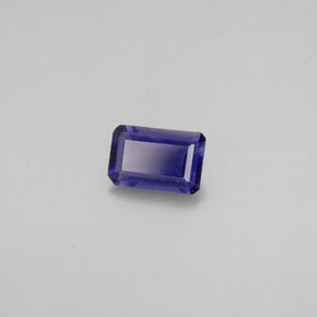 0.36カラットの天然バイオレットブルーアイオライト（5.9×4 mm・エメラルドカット）