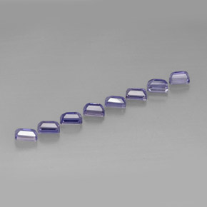 カラットの天然バイオレットブルーアイオライト（6.1×4 mm・エメラルドカット）