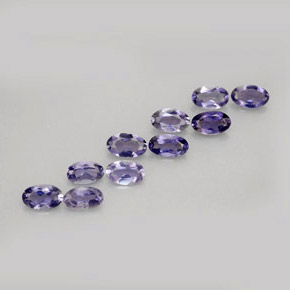カラットの天然バイオレットブルーアイオライト（4.9×3.1 mm・オーバルカット）