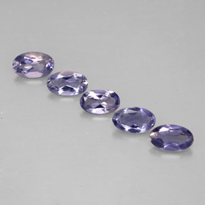 カラットの天然バイオレットブルーアイオライト（5×3.1 mm・オーバルカット）