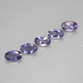 カラットの天然バイオレットブルーアイオライト（5×3.1 mm・オーバルカット）