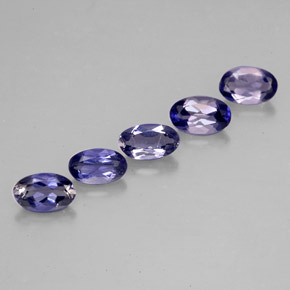 カラットの天然バイオレットブルーアイオライト（4.9×3.1 mm・オーバルカット）