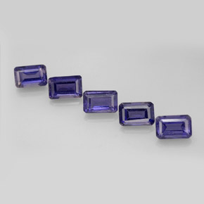 カラットの天然バイオレットブルーアイオライト（6×4 mm・エメラルドカット）