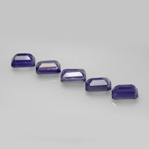 カラットの天然バイオレットブルーアイオライト（6×4 mm・エメラルドカット）
