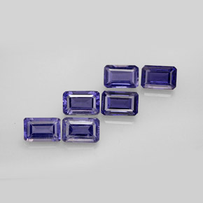 カラットの天然バイオレットブルーアイオライト（6.1×4.1 mm・エメラルドカット）