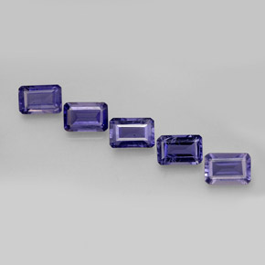 カラットの天然バイオレットブルーアイオライト（6×4.1 mm・エメラルドカット）