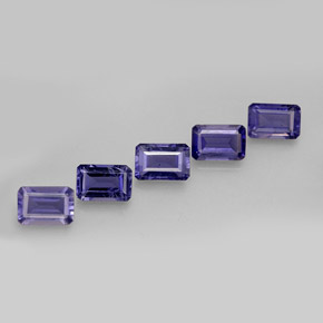 カラットの天然バイオレットブルーアイオライト（6×4.1 mm・エメラルドカット）