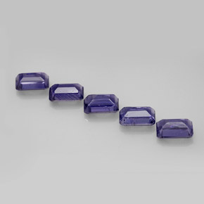 カラットの天然バイオレットブルーアイオライト（6×4.1 mm・エメラルドカット）