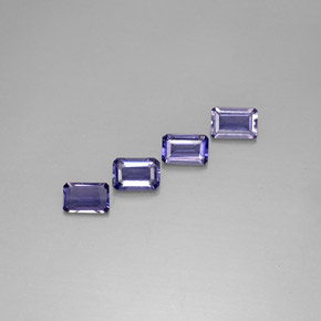 カラットの天然バイオレットブルーアイオライト（6×3.9 mm・エメラルドカット）
