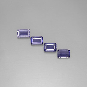カラットの天然バイオレットブルーアイオライト（6×3.9 mm・エメラルドカット）