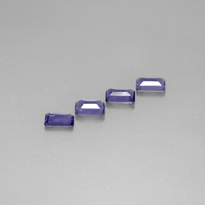 カラットの天然バイオレットブルーアイオライト（6×3.9 mm・エメラルドカット）