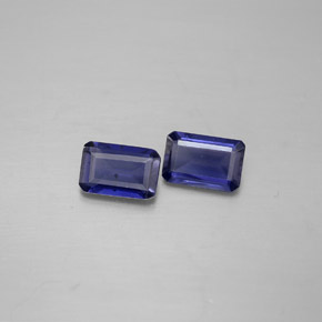 カラットの天然バイオレットブルーアイオライト（6×4 mm・エメラルドカット）