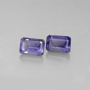 カラットの天然バイオレットブルーアイオライト（6×4 mm・エメラルドカット）