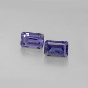 カラットの天然バイオレットブルーアイオライト（6×4 mm・エメラルドカット）