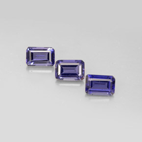 カラットの天然バイオレットブルーアイオライト（5.9×4.2 mm・エメラルドカット）