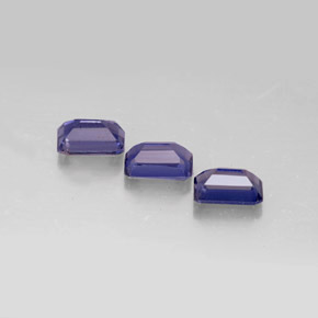 カラットの天然バイオレットブルーアイオライト（5.9×4.2 mm・エメラルドカット）