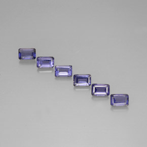 カラットの天然バイオレットブルーアイオライト（6.1×4.1 mm・エメラルドカット）