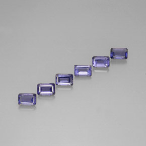 カラットの天然バイオレットブルーアイオライト（6.1×4.1 mm・エメラルドカット）