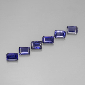 カラットの天然バイオレットブルーアイオライト（6×4 mm・エメラルドカット）
