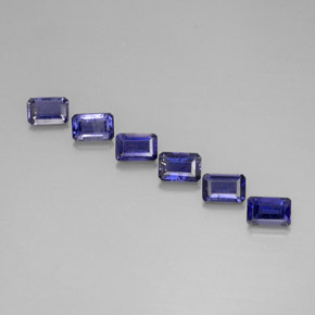 カラットの天然バイオレットブルーアイオライト（6×4 mm・エメラルドカット）