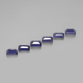 カラットの天然バイオレットブルーアイオライト（6×4 mm・エメラルドカット）