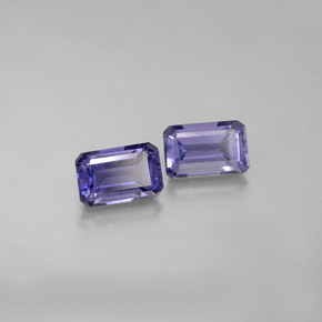 カラットの天然バイオレットブルーアイオライト（6×4 mm・エメラルドカット）