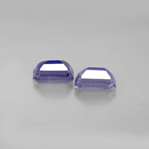 カラットの天然バイオレットブルーアイオライト（6×4 mm・エメラルドカット）