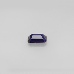 0.41カラットの天然バイオレットブルーアイオライト（6×3.9 mm・エメラルドカット）