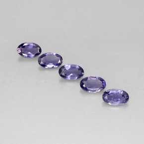 カラットの天然バイオレットブルーアイオライト（5×3.2 mm・オーバルカット）