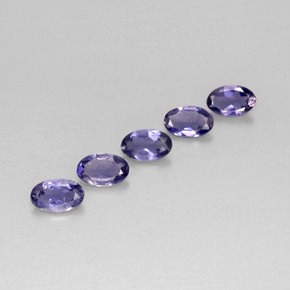 カラットの天然バイオレットブルーアイオライト（5×3.2 mm・オーバルカット）