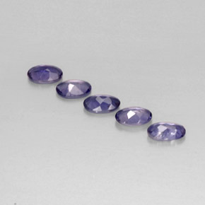 カラットの天然バイオレットブルーアイオライト（5×3.2 mm・オーバルカット）