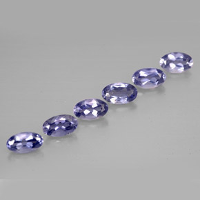 カラットの天然バイオレットブルーアイオライト（4.9×3.1 mm・オーバルカット）