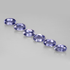 カラットの天然バイオレットブルーアイオライト（5×3.2 mm・オーバルカット）