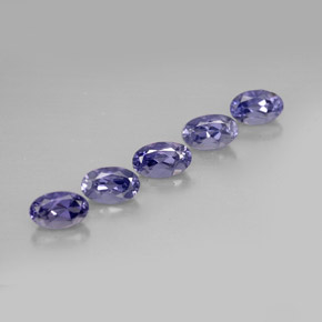 カラットの天然バイオレットブルーアイオライト（5.1×3.2 mm・オーバルカット）