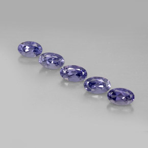 カラットの天然バイオレットブルーアイオライト（5.1×3.2 mm・オーバルカット）