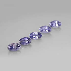 カラットの天然バイオレットブルーアイオライト（5×3.2 mm・オーバルカット）