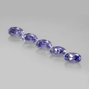 カラットの天然バイオレットブルーアイオライト（5×3.1 mm・オーバルカット）