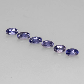 カラットの天然バイオレットブルーアイオライト（5×3.1 mm・オーバルカット）