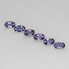 カラットの天然バイオレットブルーアイオライト（5×3.1 mm・オーバルカット）