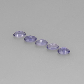 カラットの天然バイオレットブルーアイオライト（5×3.2 mm・オーバルカット）