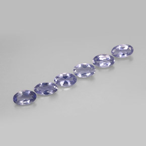 カラットの天然バイオレットブルーアイオライト（5×3.1 mm・オーバルカット）