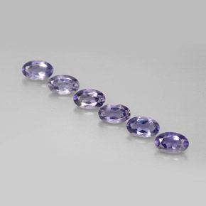 カラットの天然バイオレットブルーアイオライト（4.9×3.1 mm・オーバルカット）