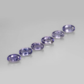 カラットの天然バイオレットブルーアイオライト（4.9×3.1 mm・オーバルカット）