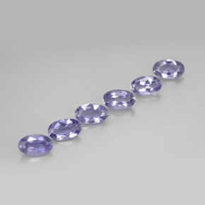 カラットの天然バイオレットブルーアイオライト（5×3 mm・オーバルカット）