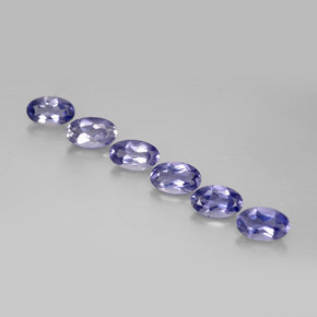 カラットの天然バイオレットブルーアイオライト（4.9×3 mm・オーバルカット）